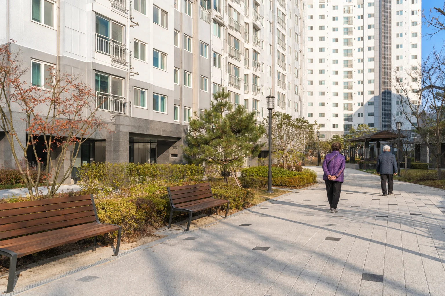 노인 임대주택 재산 기준 상담과 서류 준비 장면